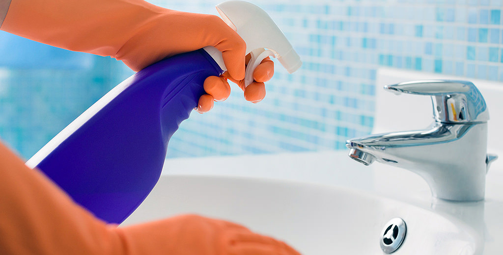 Do a deep clean of the bathroom to prepare for house guests during the holiday season!