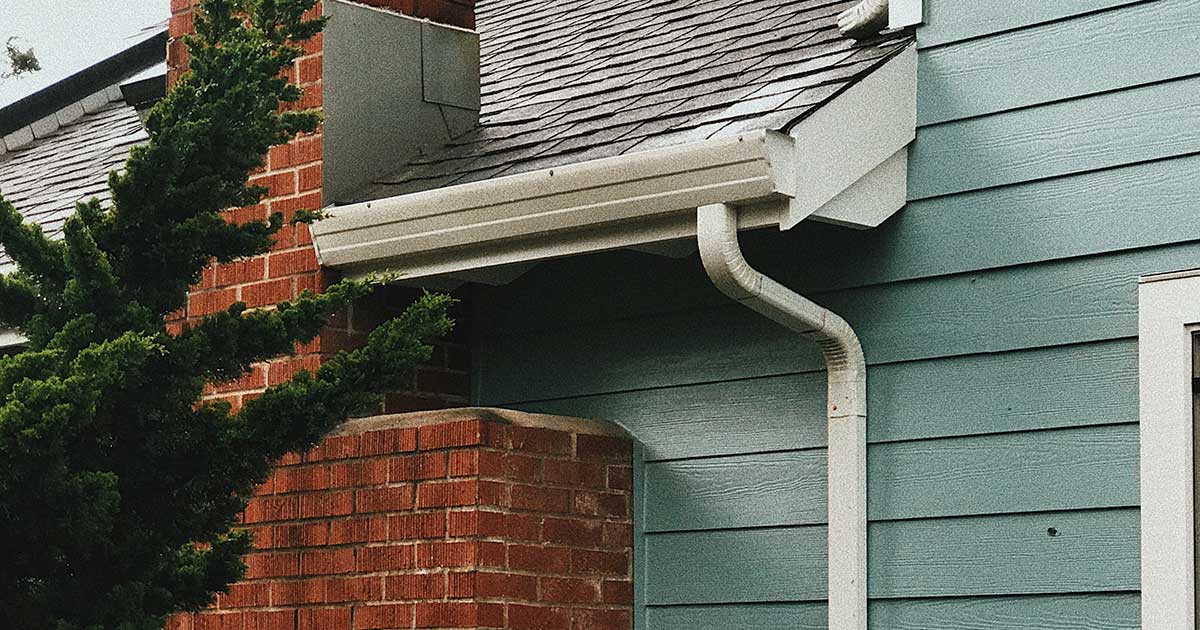 Book Stress-Free Eavestrough Cleaning & Repair With Jiffy